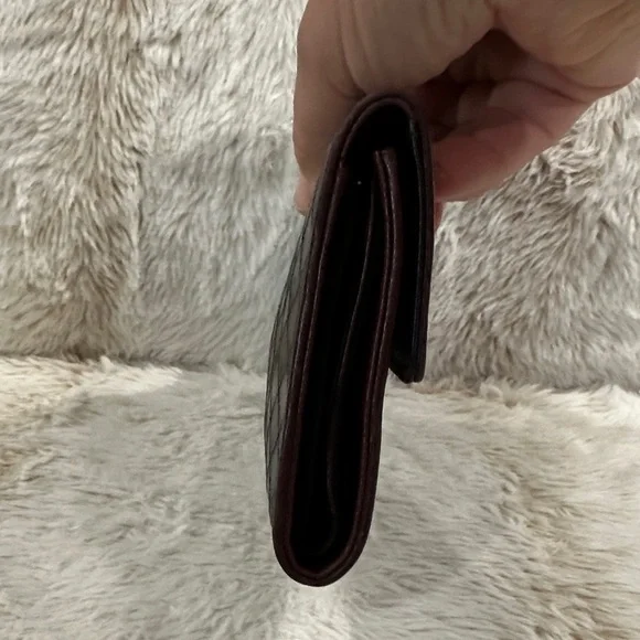 CHANEL Black Quilted wallet with Silver Logo - Picture 4 of 6